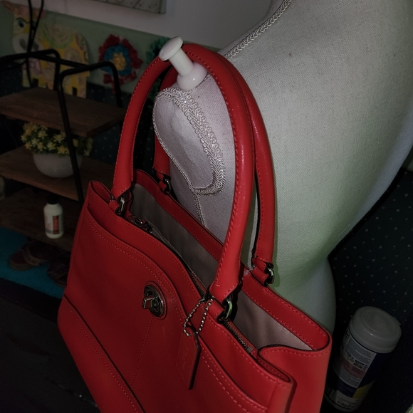 COACH EUC PARK SAFFIANO CARRYALL 36899 SATCHEL - Picture 3 of 10